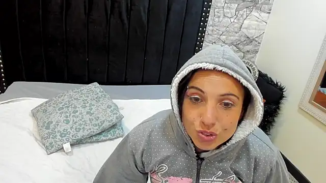 casey_jamess live cam on StripChat