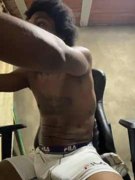 Larry-n-clouds live cam