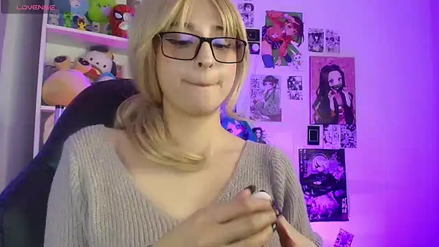 CelesteAyase webcam