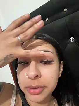 Hilary_pinkk live cam