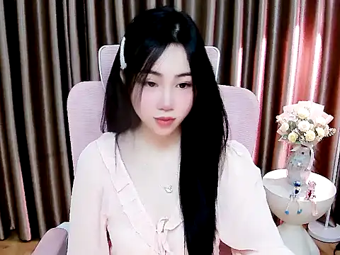 Helen_202 live cam on StripChat