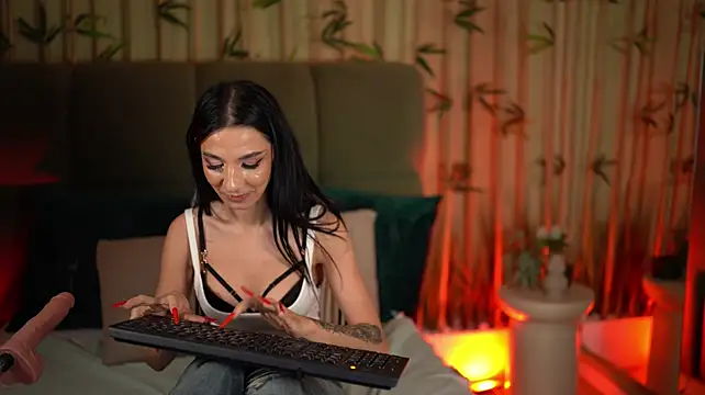 ErinEvans webcam model