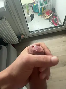 cum-master81 live cam