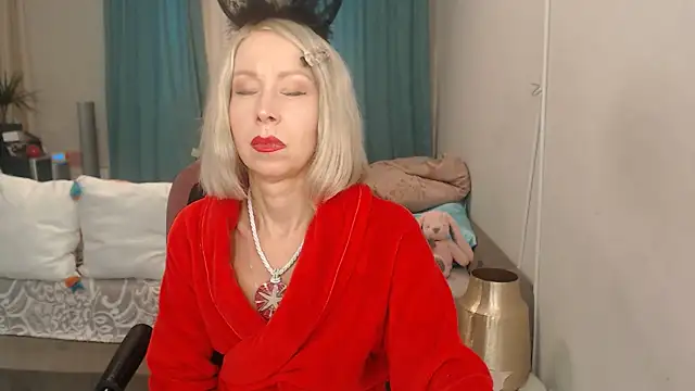 LuxuryNika, modelo webcam