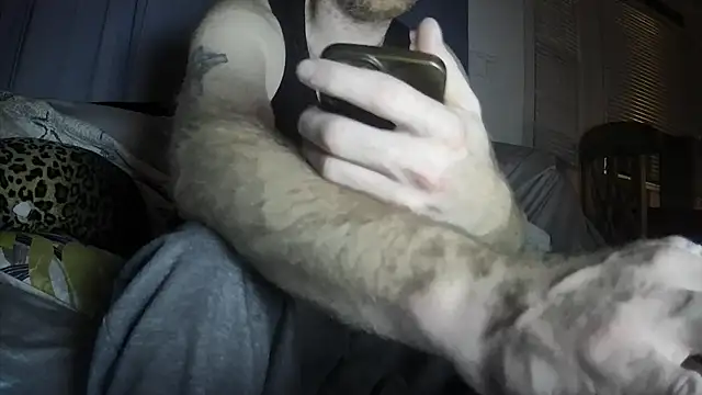 Tiggitytomociti webcam model