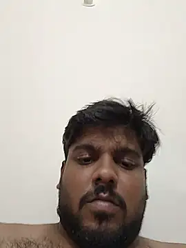 Hornyydoggg webcam model