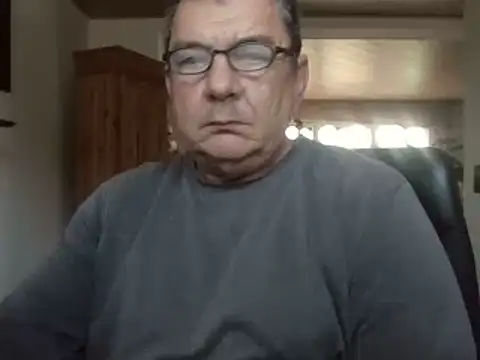 Nobbie444 webcam model