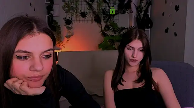 lisa_dark_ in webcam