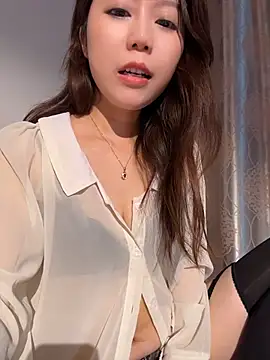 xiaoyizi20261 in webcam