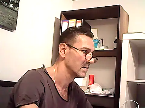 mastercharisma35 in webcam