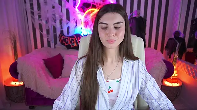 KylieJoyys — вебкам-модель