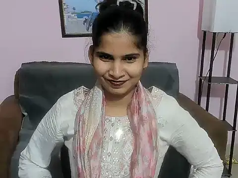LustyManara in webcam