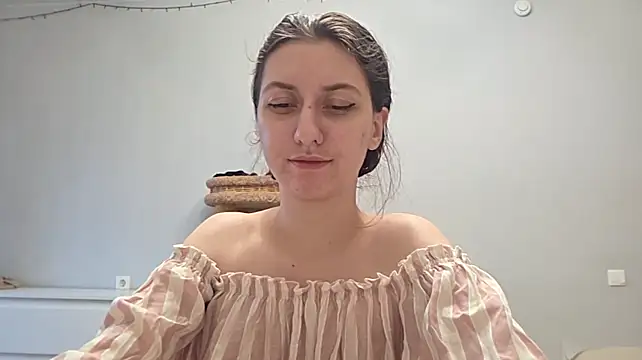 chrystalalma (F young) - tease my boobs))