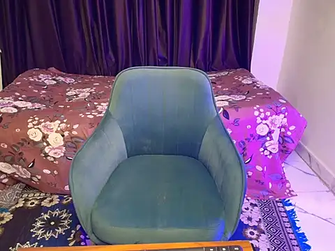 bold-mayraa webcam model