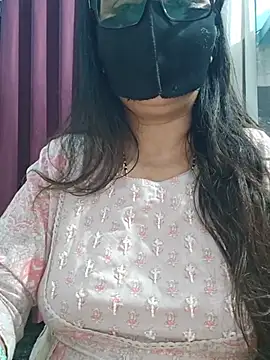 Aishwaryaa_69 — вебкам-модель