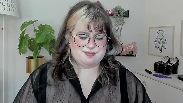 OpheliaLush webcam