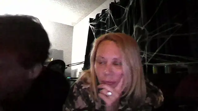 2-BLUNT-CUNTS live cam preview