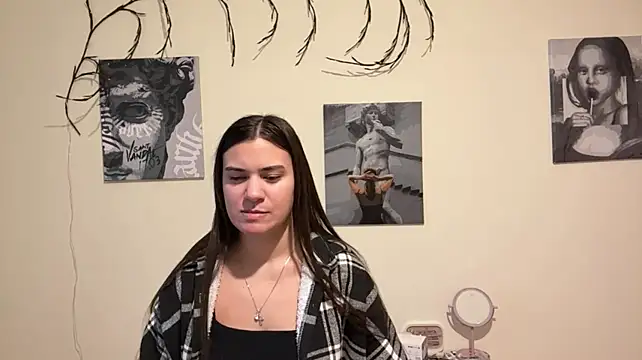 RomaineMuro in webcam