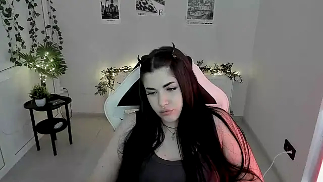 TinsleyPeach live cam on StripChat