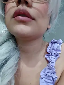 Mabelle_Laurent live cam on StripChat