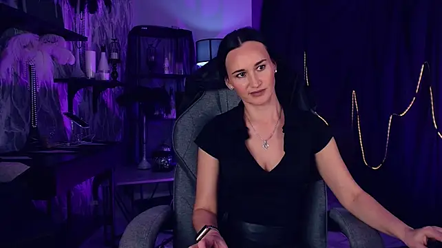RomillyHayes live cam on StripChat