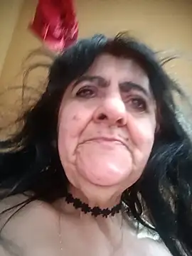 Lovely_Lori live cam on StripChat