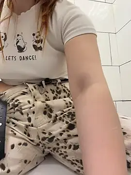 SlavicCandy live cam on StripChat