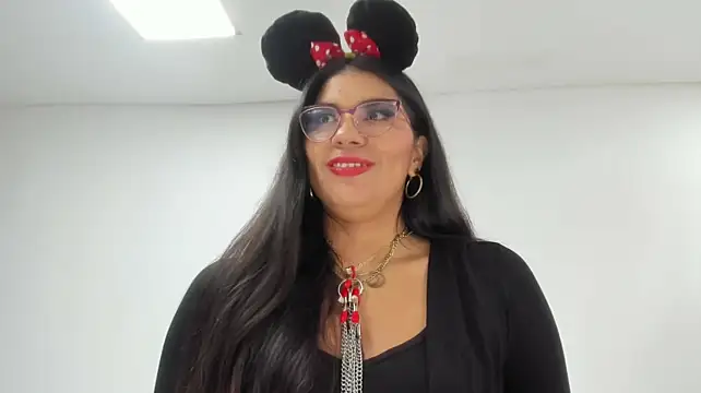 Luna_Dumont