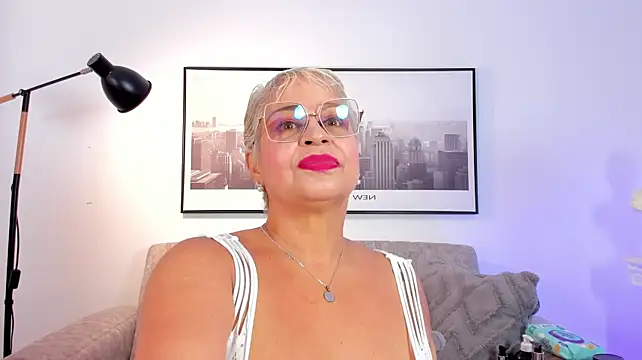 Lucy_Milf_68