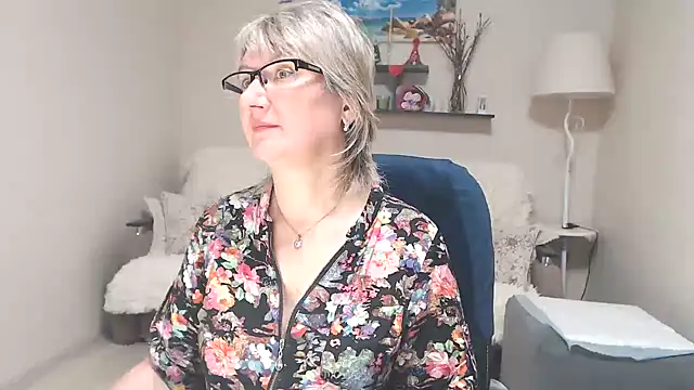 FleurMays webcam