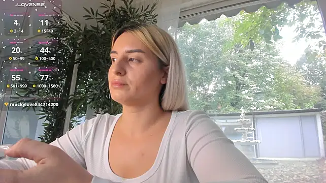 Ella_Vee