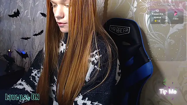 Charm-Doll live cam on StripChat