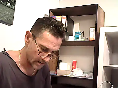 mastercharisma35 live cam on StripChat