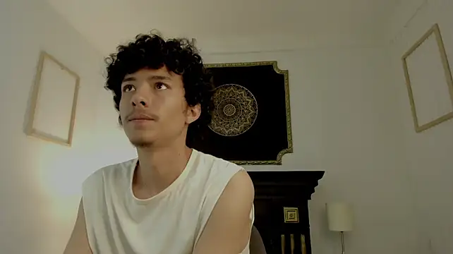 santi_twink live cam