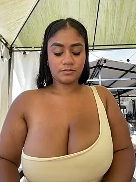 NayTorres live cam