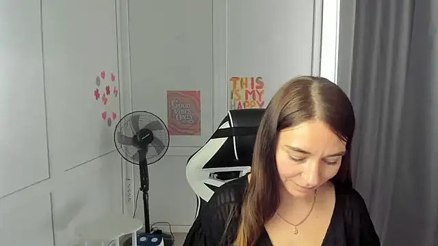 BlushBerryy live cam