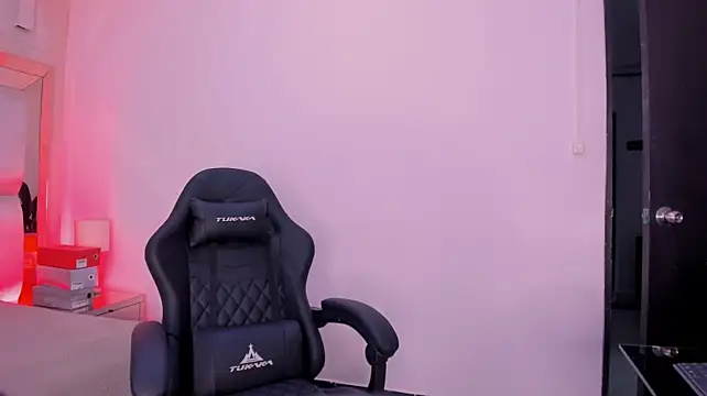Radiant_Naomi