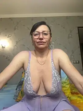 Amberhotqueen webcam