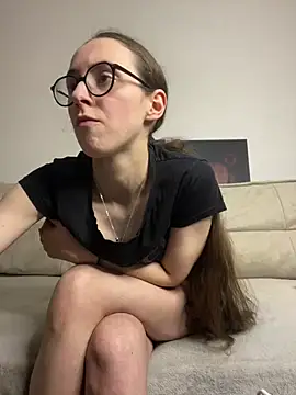 MartiniiSelenna live cam on StripChat