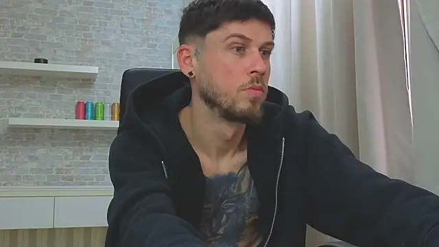 Webcam-Model JonahShaw