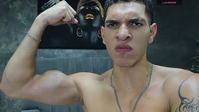 Webcam-Model Adrien_Monteiro