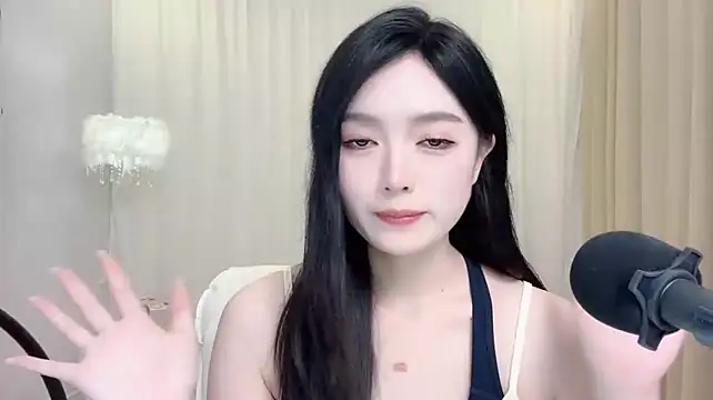 LiLy0608 — вебкам-модель