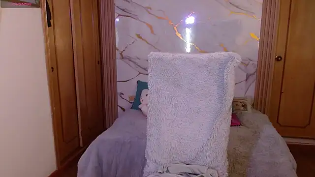 kittycatw in webcam