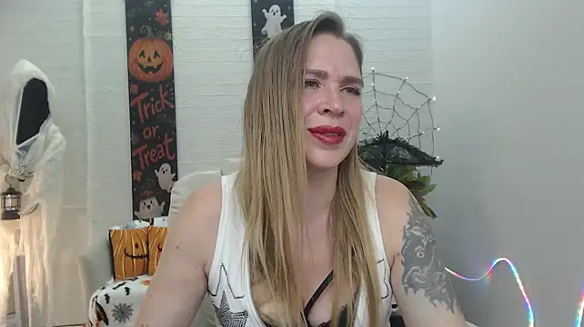 TessaDaybreak in webcam