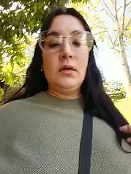 SaloGray8 live cam on StripChat