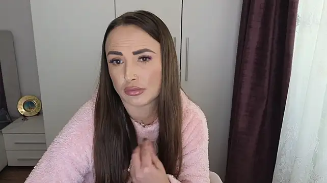 xxxPlayboydollxxx in webcam