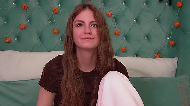 SofiaSarvains live cam on StripChat