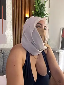 ZaynaSecret in webcam