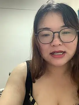 ayu001 live cam on StripChat