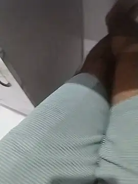 desiandaj (Ask my age) - cum show